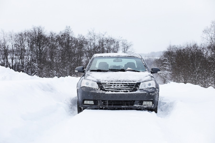 I 6 accessori auto per l'inverno che non possono mai mancare