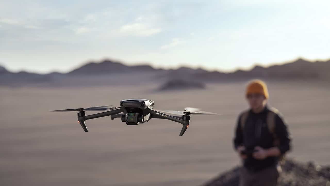 DJI Mavic 3, arriva il drone con fotocamera Hasselblad thumbnail