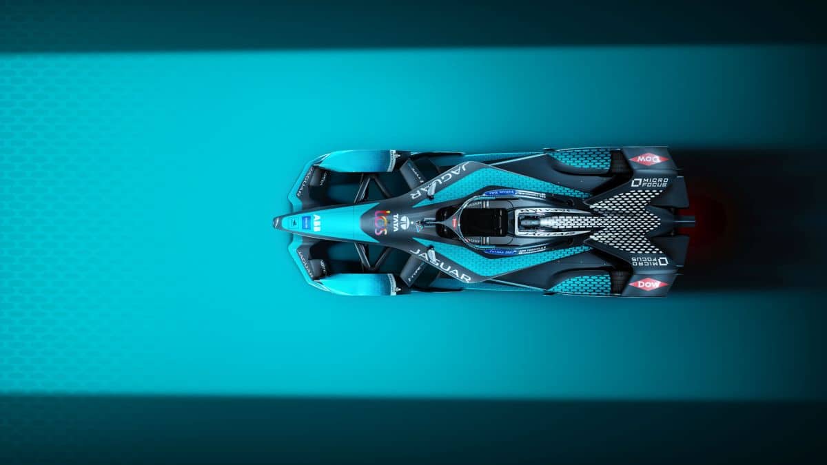 Il team Jaguar di Formula E svela la nuova livrea e il title partner thumbnail