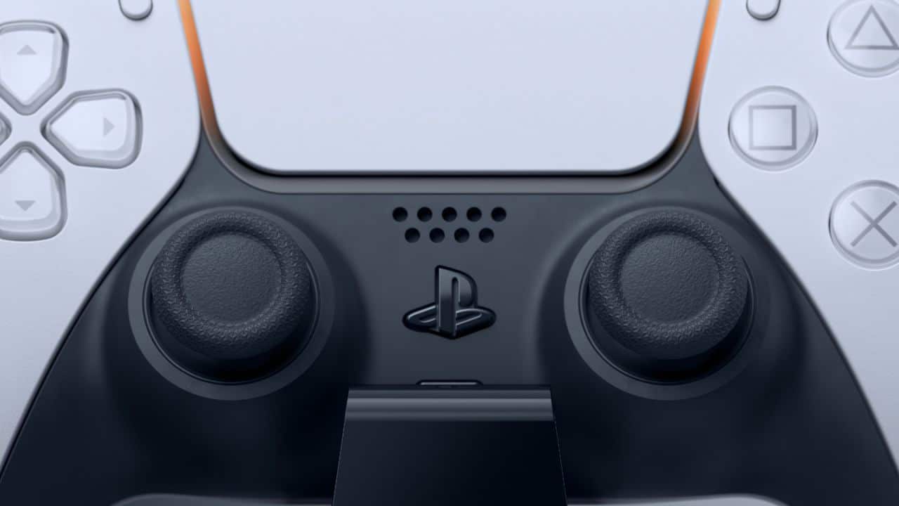 Il DualSense potrà essere aggiornato tramite PC: Sony conferma thumbnail