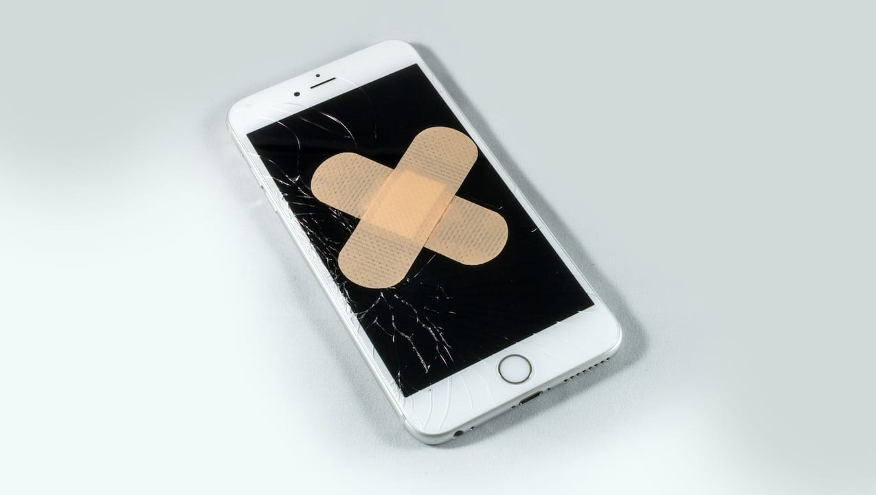 Apple: la riparazione degli Phone potrà essere fai da te thumbnail