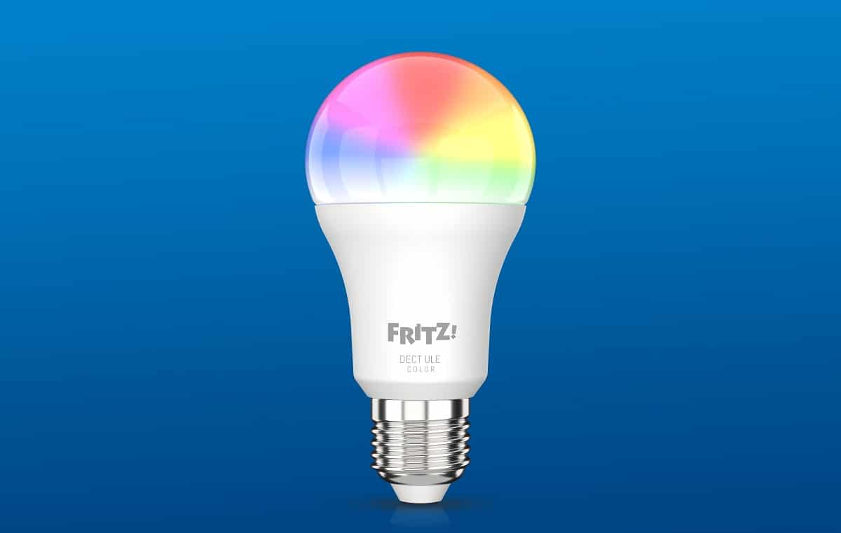 La nuova lampada intelligente FRITZ!DECT 500 è disponibile in Italia thumbnail