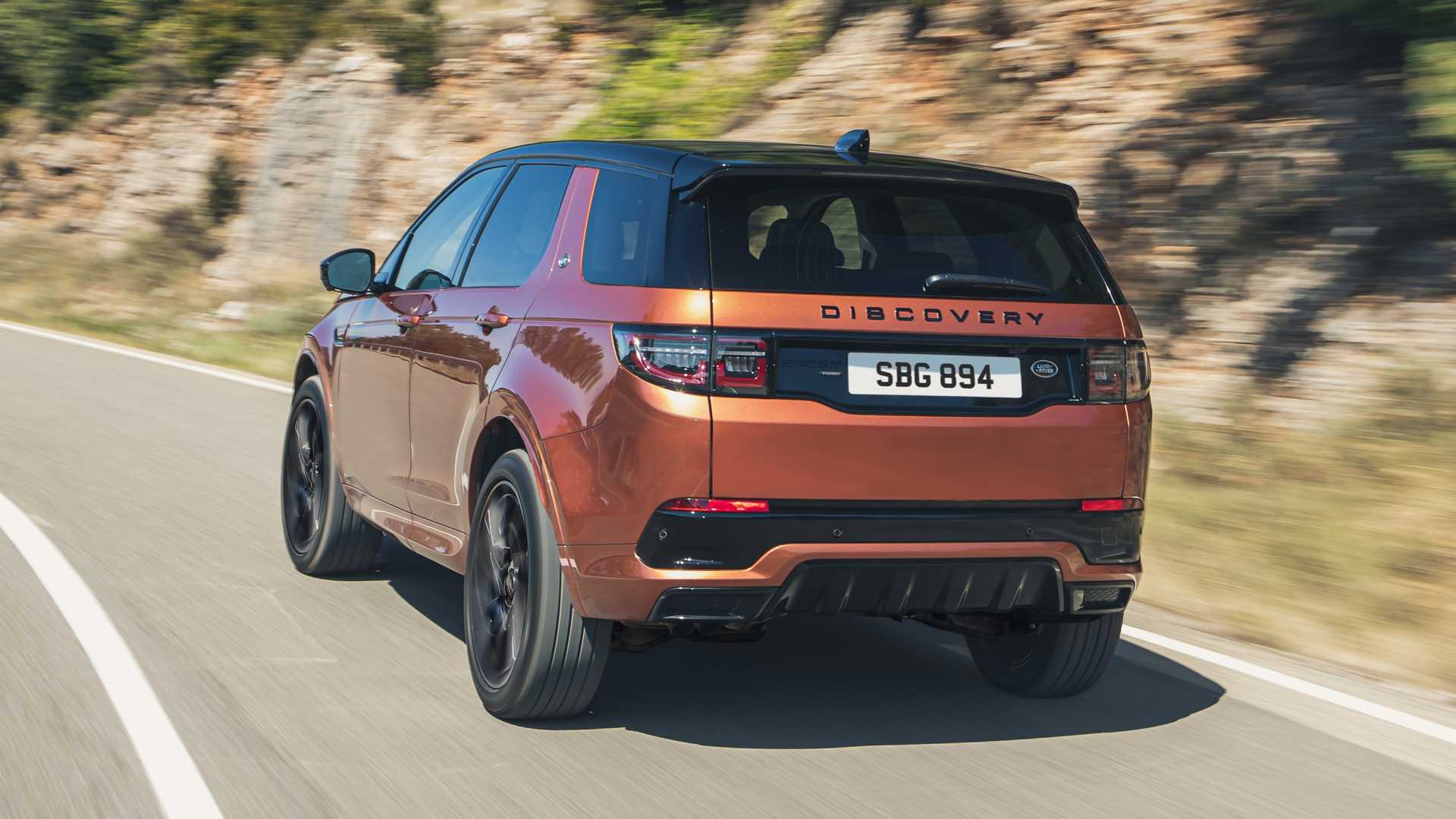 Land Rover svela la nuova Discovery Sport thumbnail