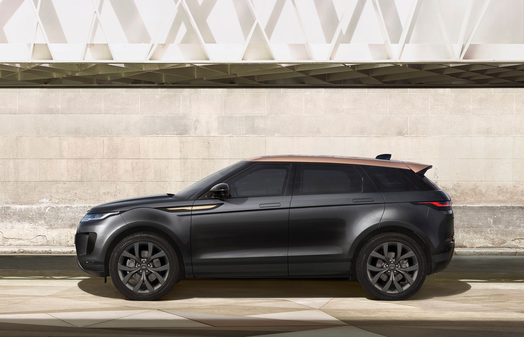 Range Rover Evoque: due nuovi modelli arricchiscono la gamma thumbnail