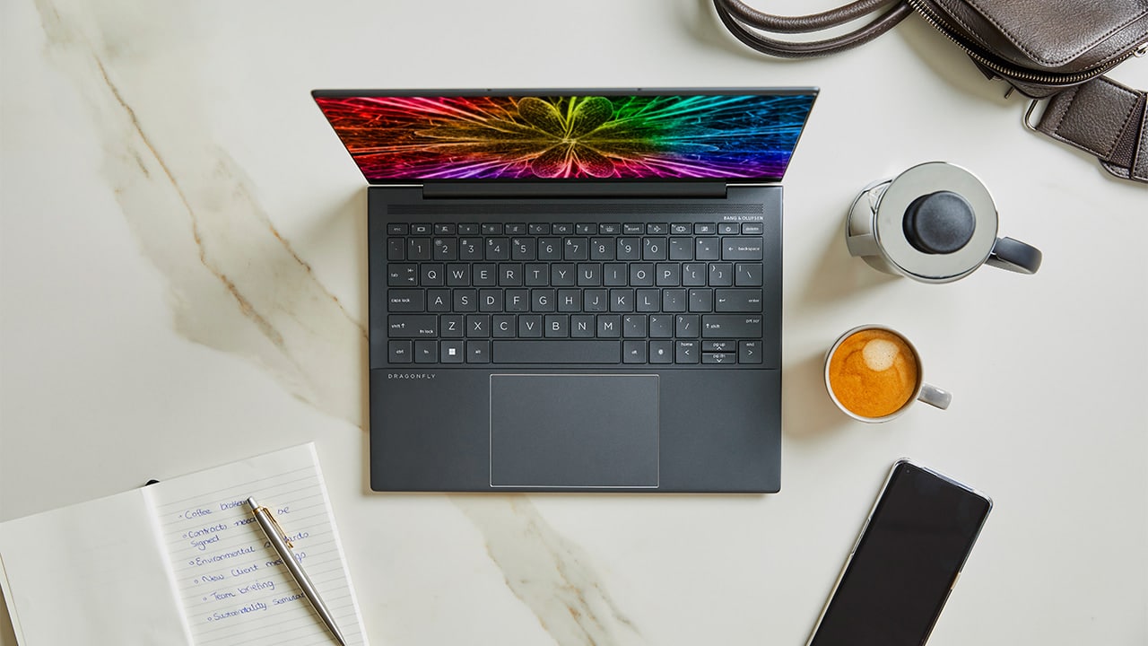 Laptop, monitor e desktop PC: le novità HP al CES 2022 dedicate alla produttività thumbnail