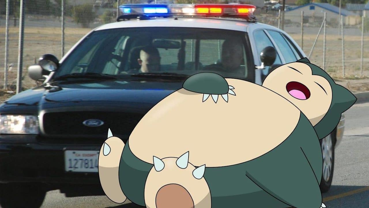 I poliziotti catturano Snorlax e ignorano una rapina thumbnail