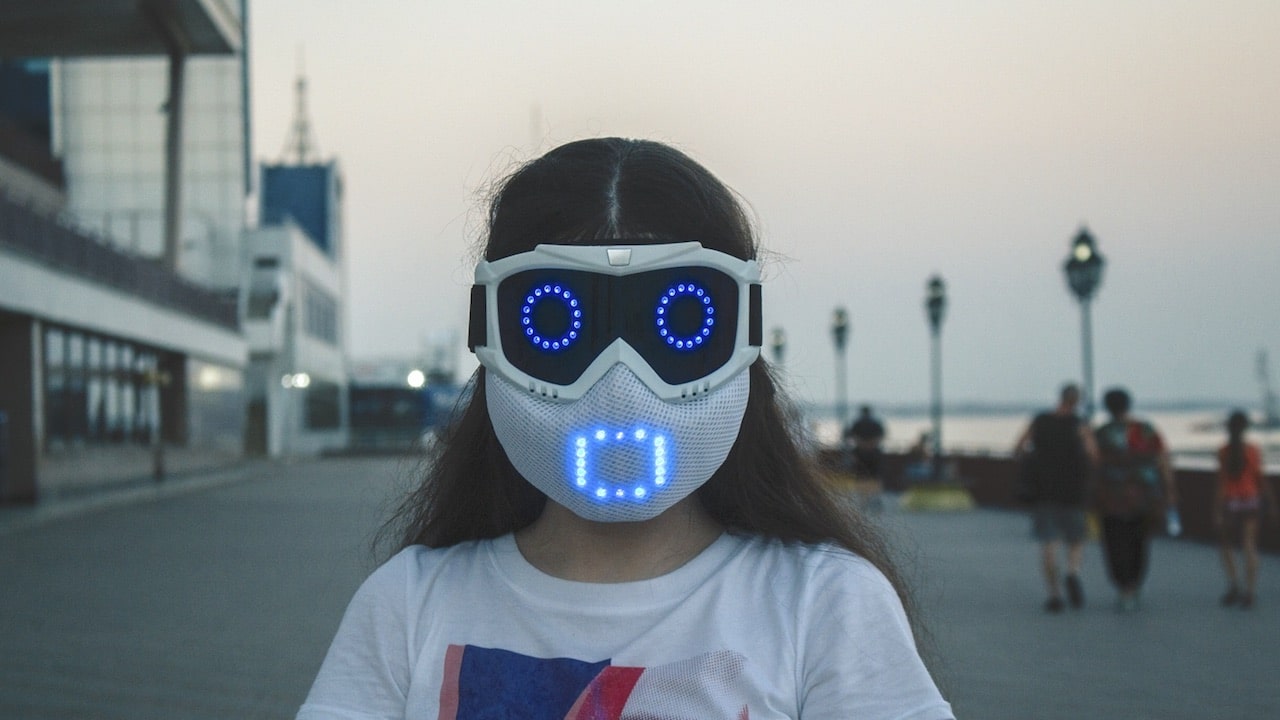 Qudi Mask, la prima maschera a LED che trasmette emozioni thumbnail