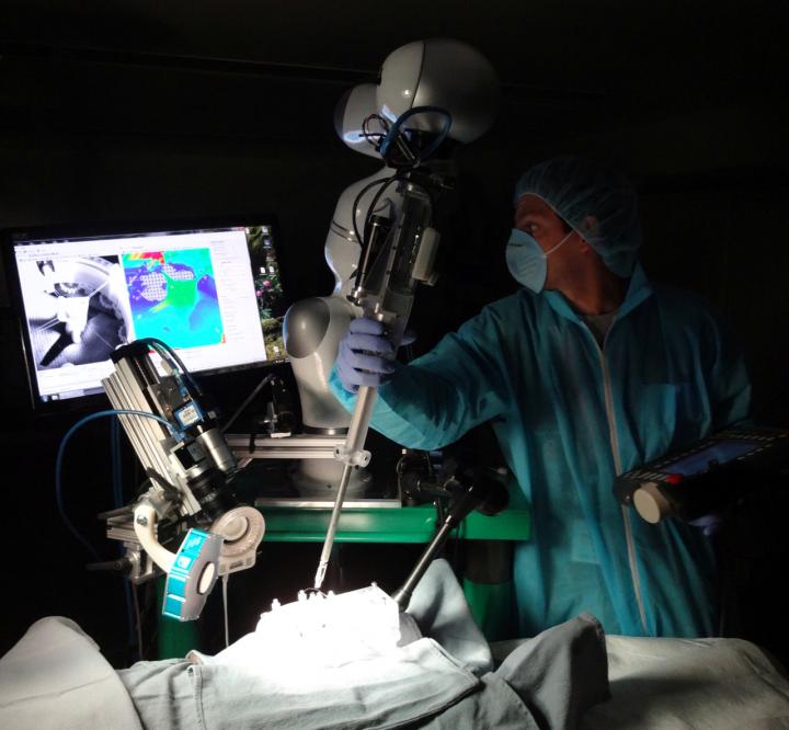 Smart Tissue Autonomous Robot Star operazione chirurgica