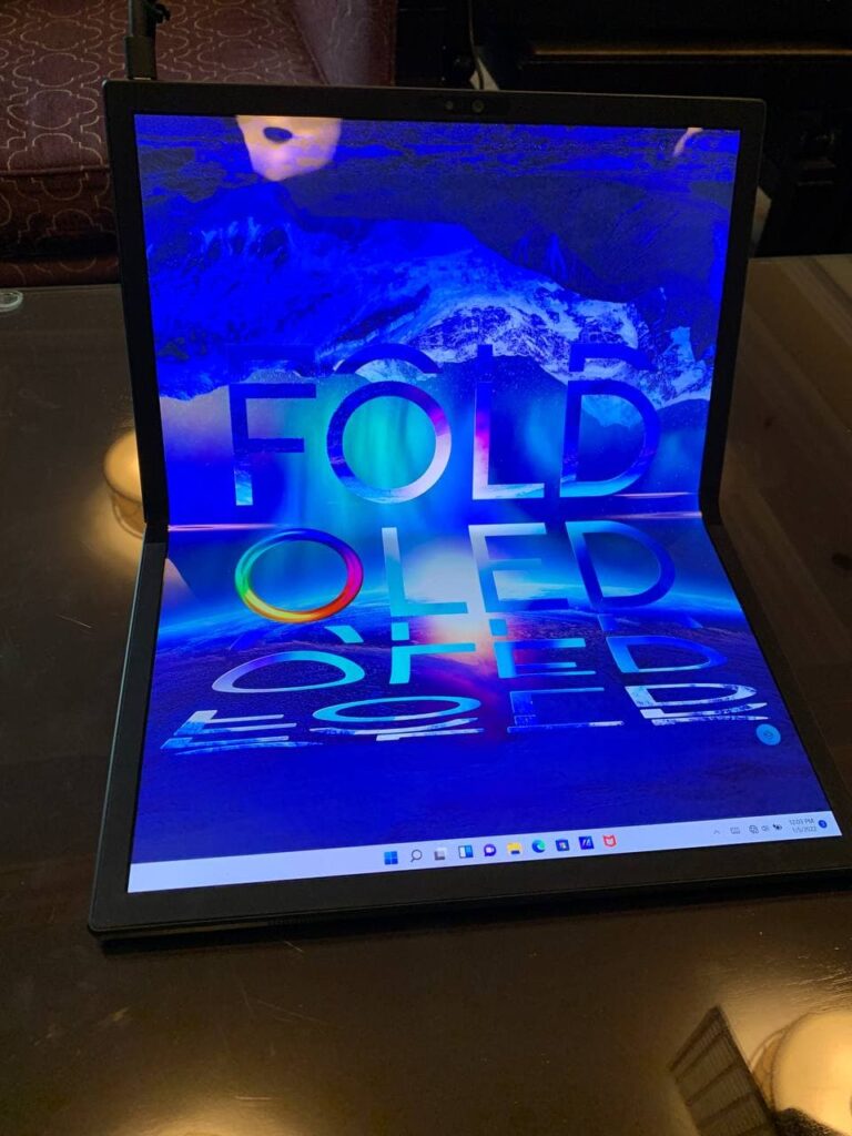 Asus Zenbook 17 Fold OLED prezzo
