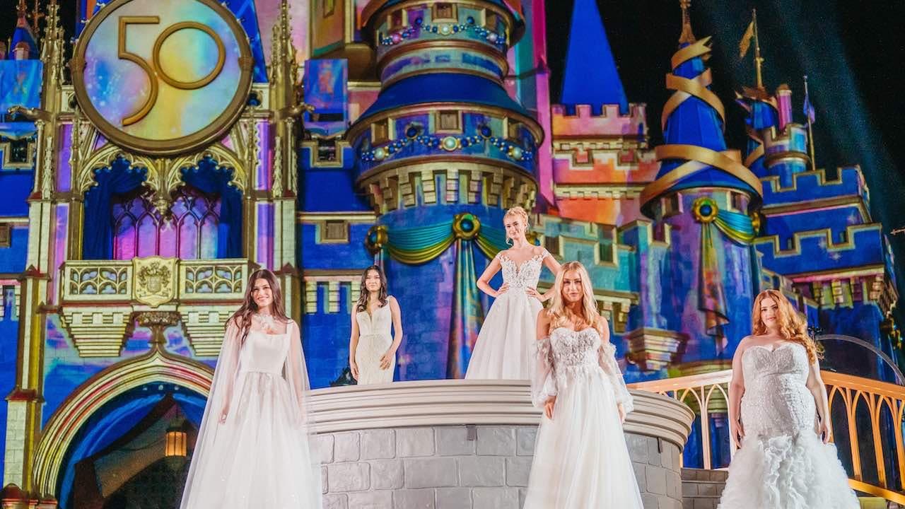 Allure Bridals lancia la collezione di abiti da sposa ispirati alle Principesse Disney thumbnail