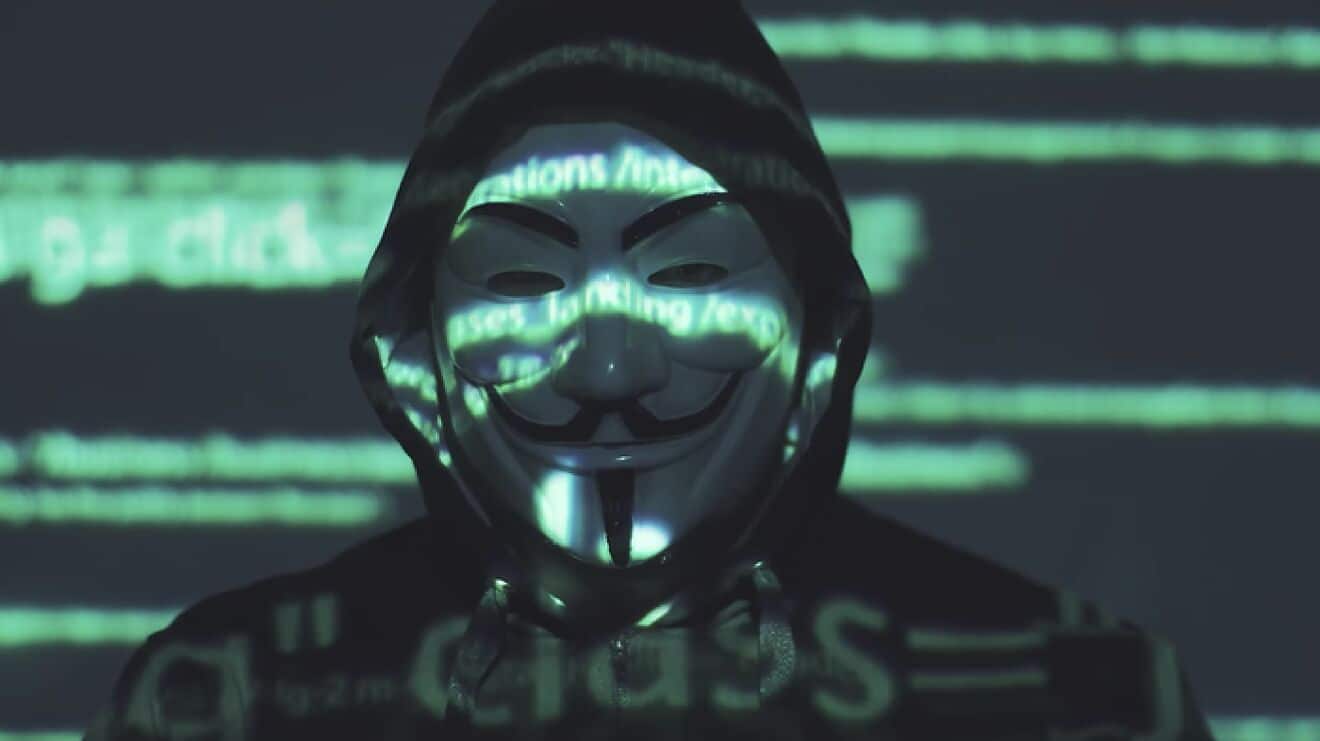 La guerra invisibile: Anonymous sfida la Russia thumbnail