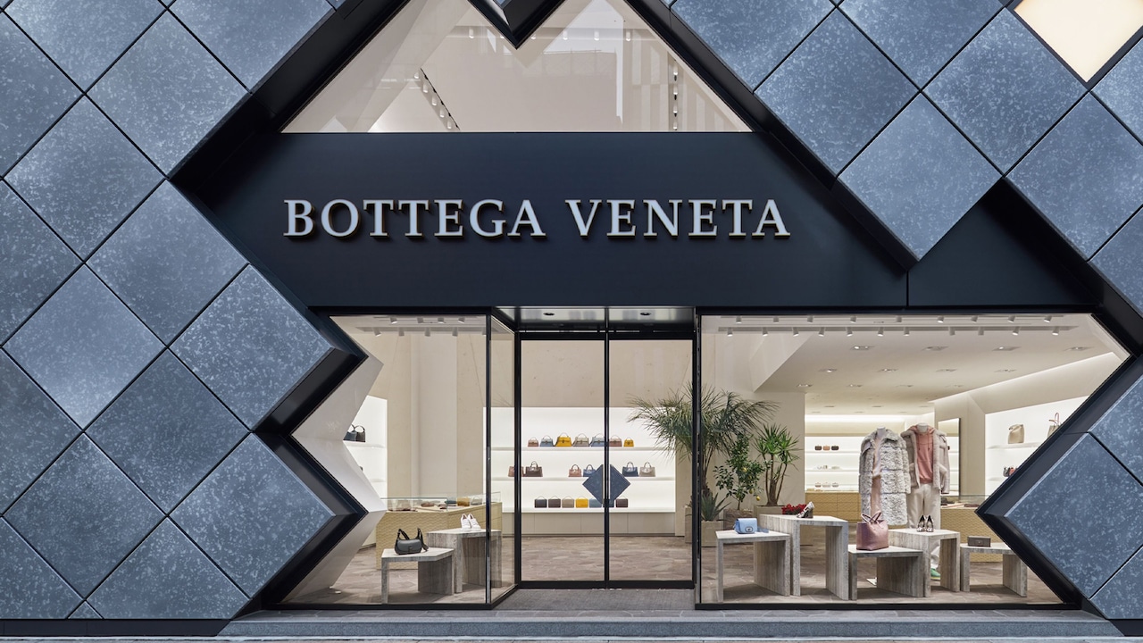 Bottega Veneta lancia la sua App AR alla Milano Fashion Week thumbnail