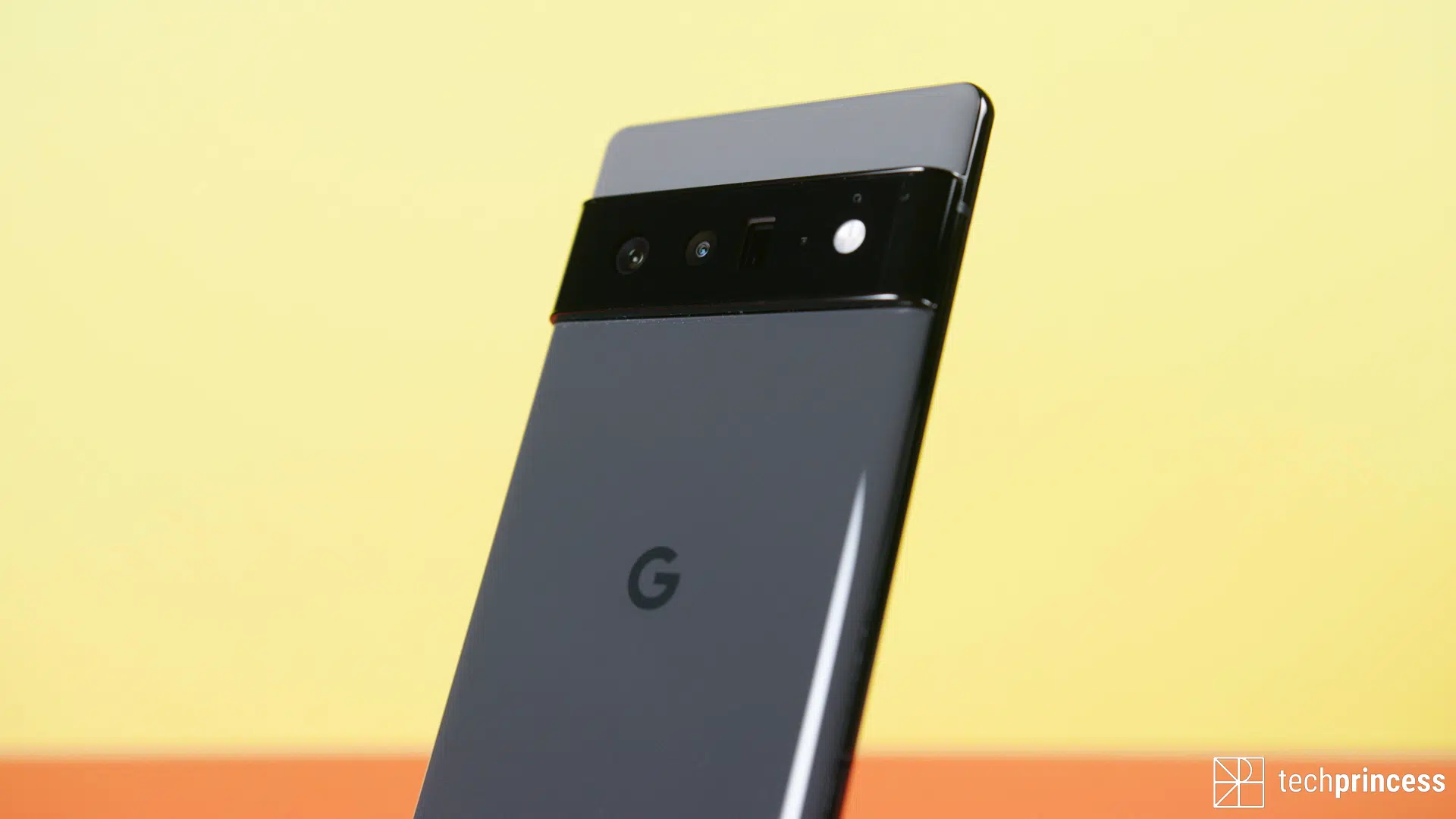 Pixel 7, la prima immagine del prossimo smartphone Google thumbnail