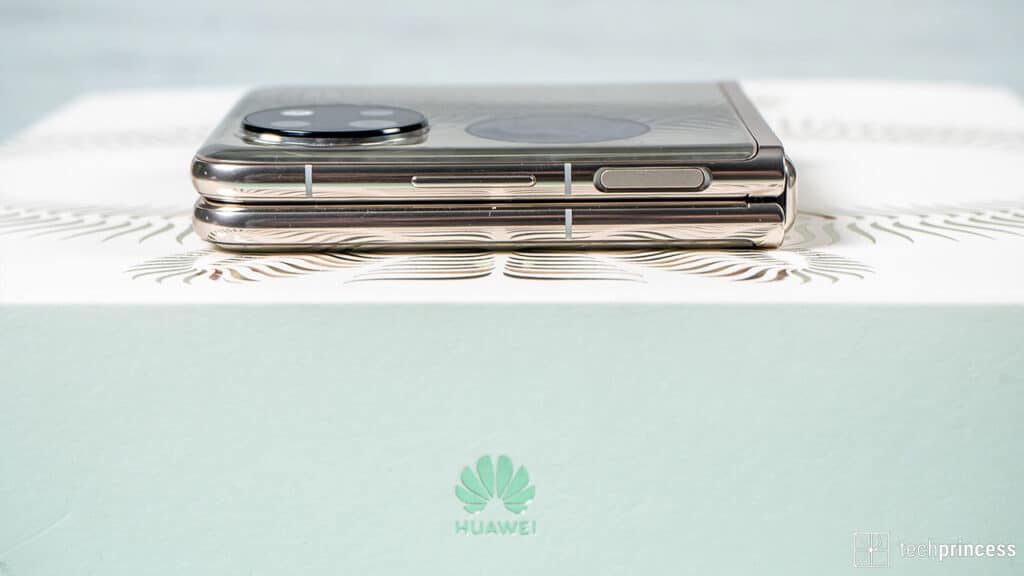 Huawei P50 Pocket recensione spessore