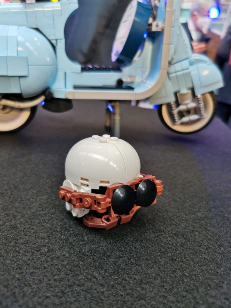 LEGO Vespa 125 - il casco