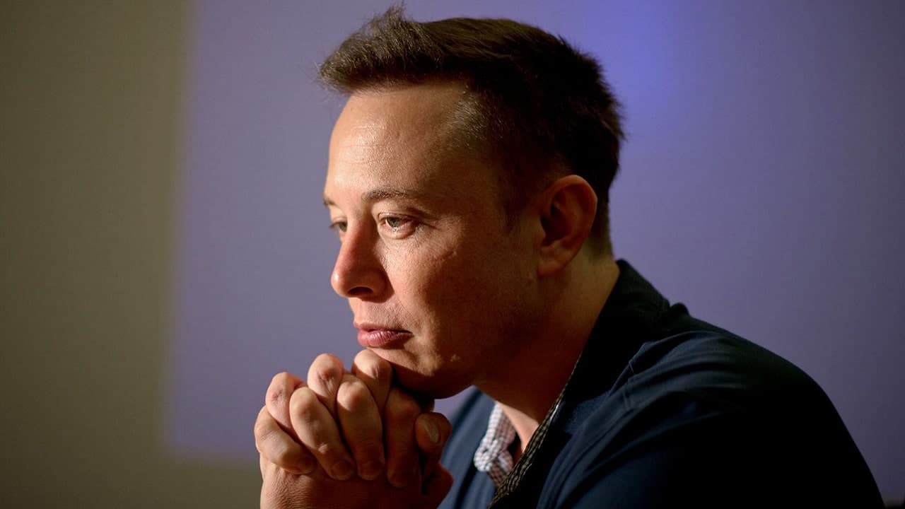 Elon Musk "suppone" che farà tornare Trump su Twitter thumbnail