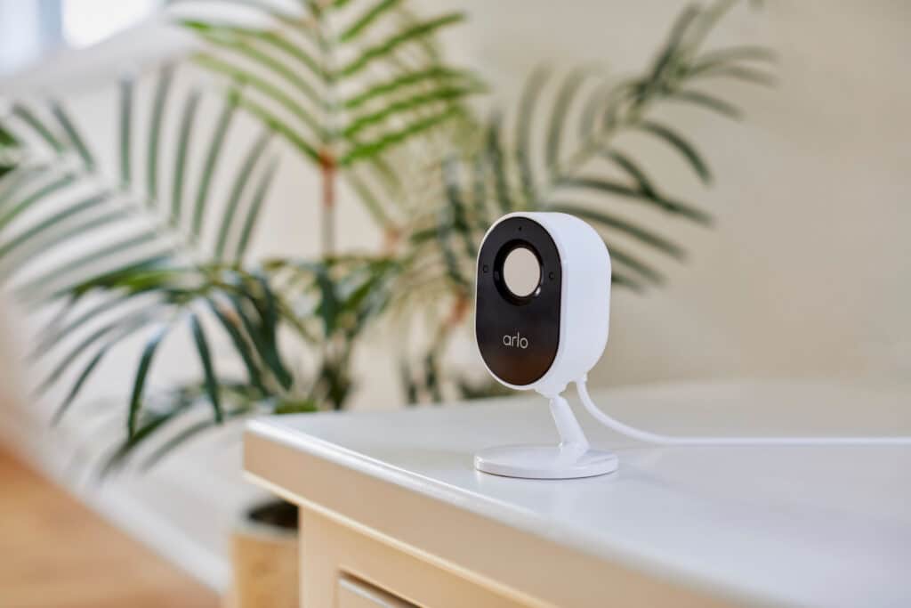 Arlo Essential Indoor Camera Ambientata