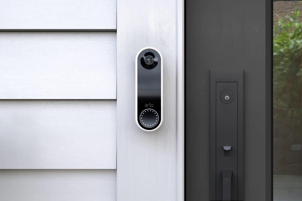 Arlo Essential Video Doorbell Ambientata 01