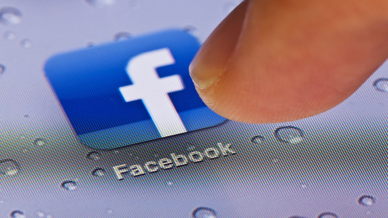 Facebook testa fino a cinque profili per persona thumbnail