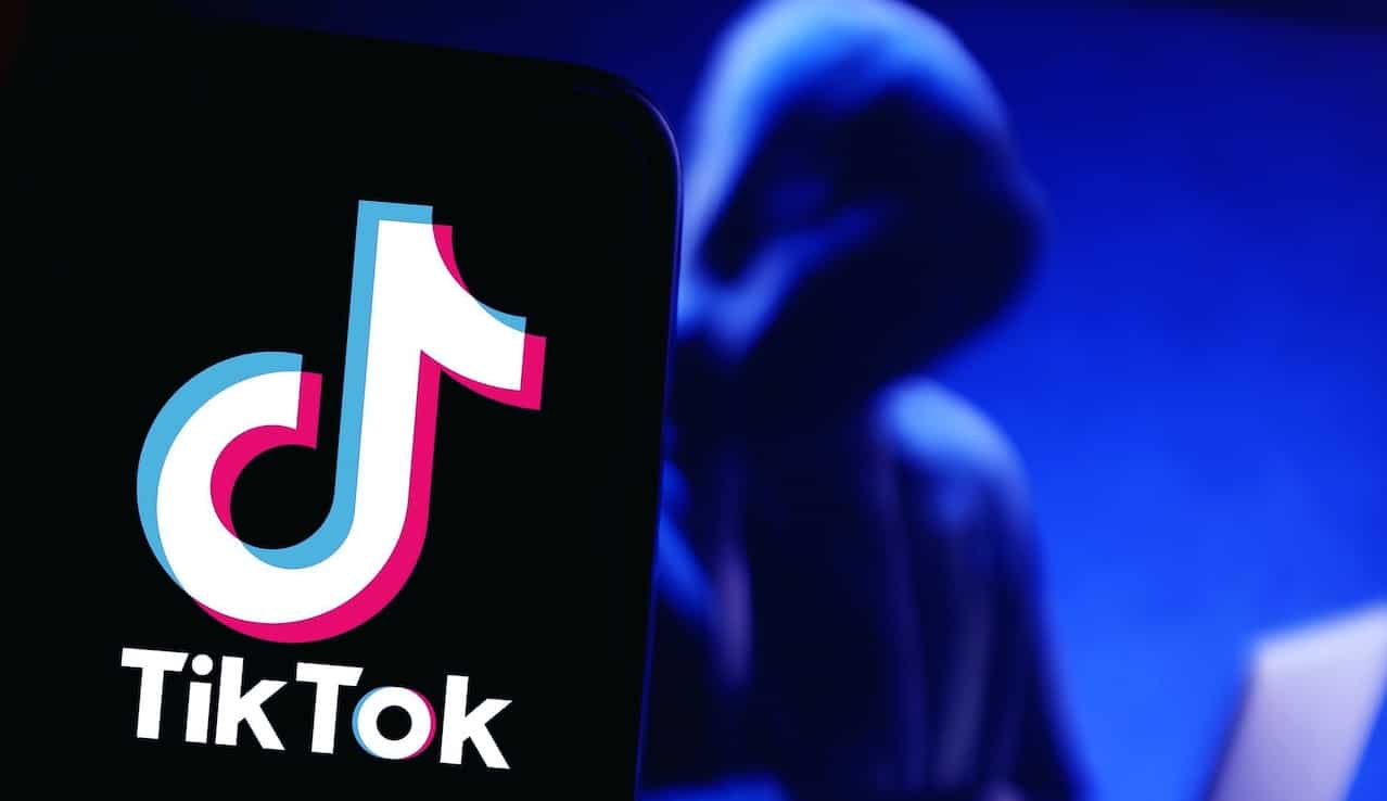 Russia: il difficile equilibrio di TikTok tra propaganda e dissenso thumbnail