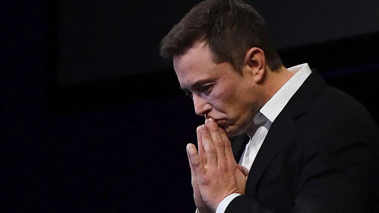 Elon Musk avverte gli ucraini che usano Starlink: state attenti thumbnail