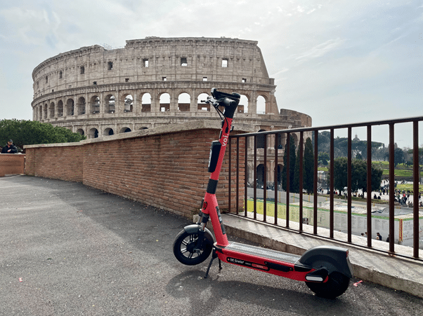 Voi Technology: un modello sicuro e sostenibile sbarca a Roma thumbnail