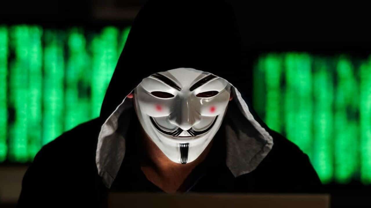 Le webcam hackerate da Anonymous ci portano "Behind Enemy Lines" thumbnail