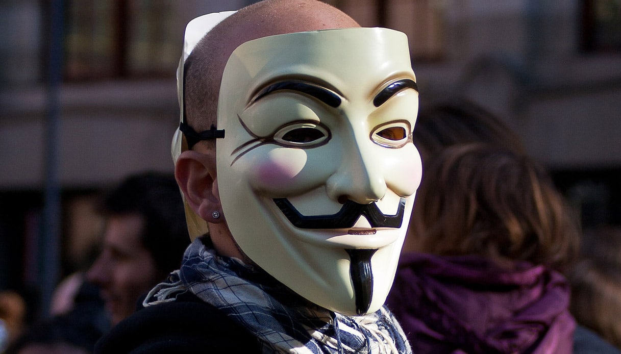 Anonymus vs Russia: attivato un portale per combattere la censura del Cremlino thumbnail