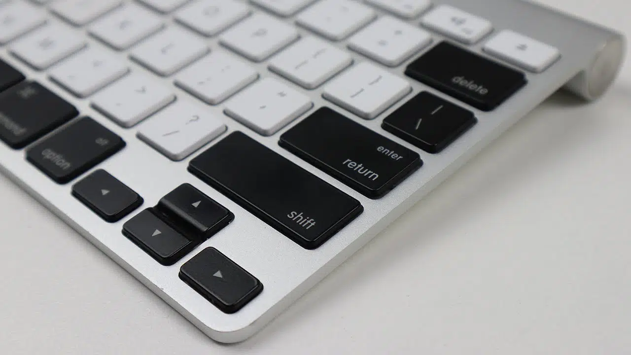 Apple: ecco le nuove colorazioni di Magic Keyboard thumbnail