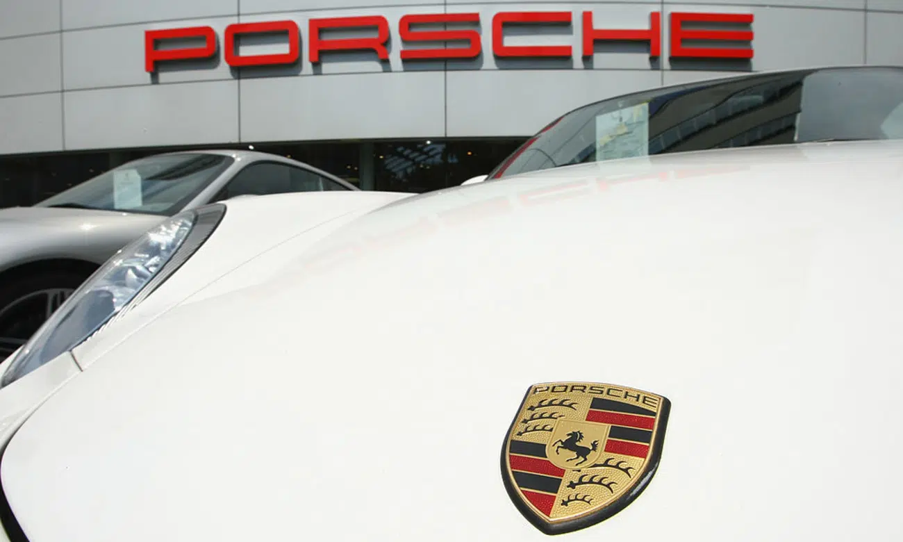 Porsche interrompe la produzione di alcuni modelli a causa del conflitto in Ucraina thumbnail