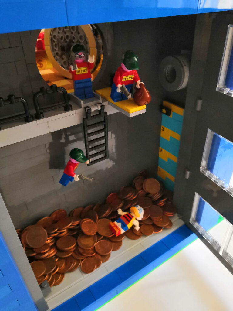 Deposito di Zio Paperone LEGO 4