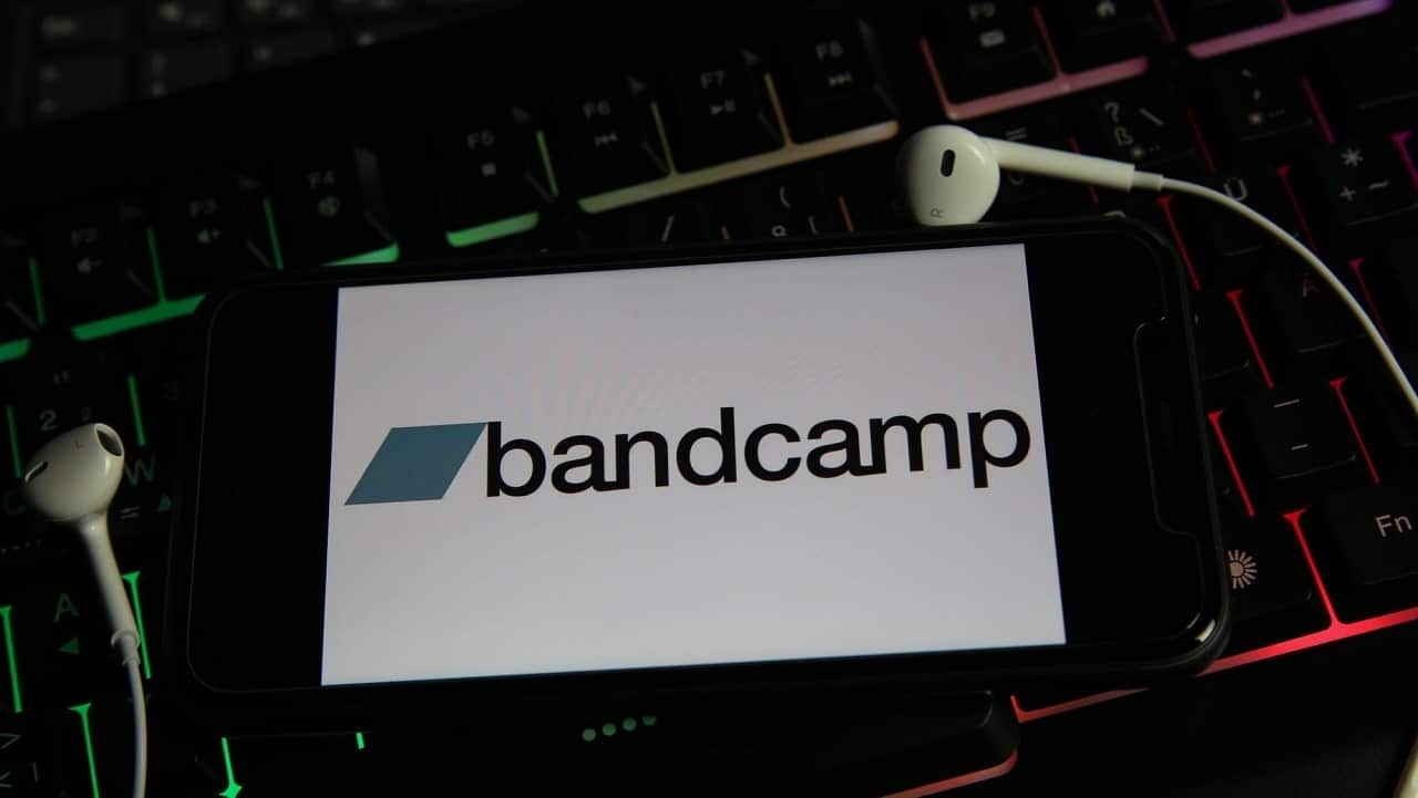 Epic fa causa a Google, che vuole rimuovere Bandcamp dal Play Store thumbnail