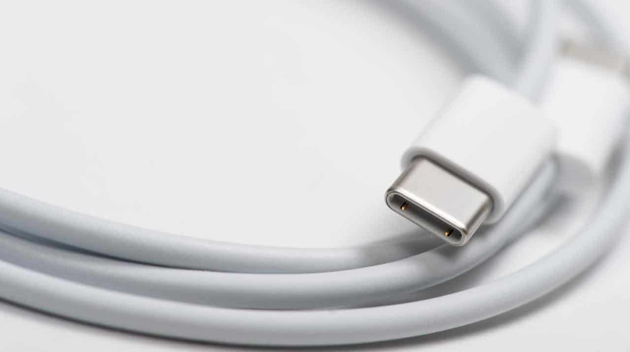 Apple pronta a passare alla porta USB-C thumbnail