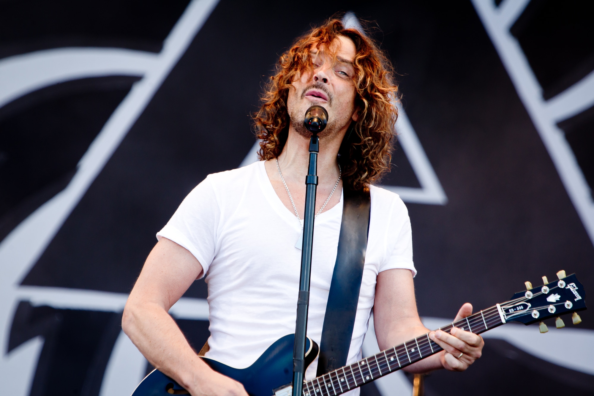 Cinque anni senza Chris Cornell: il mondo della musica gli rende omaggio thumbnail