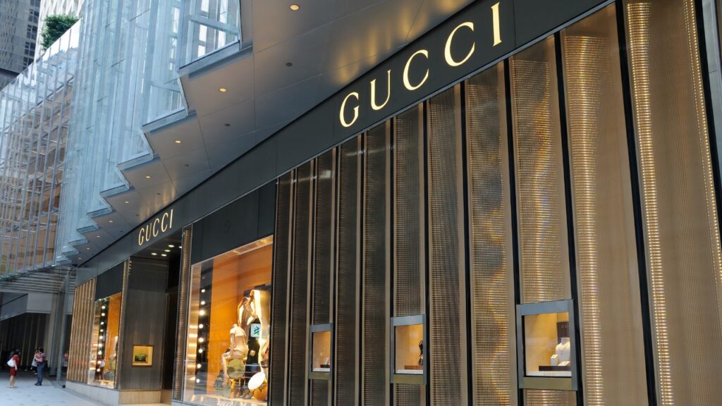 Gucci pagamenti criptovalute shopping