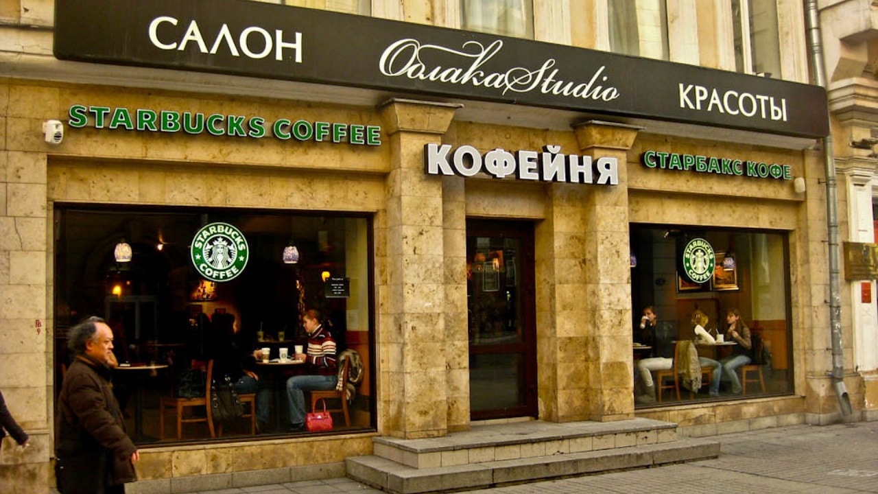 Starbucks abbandona la Russia: chiuse 130 caffetterie thumbnail