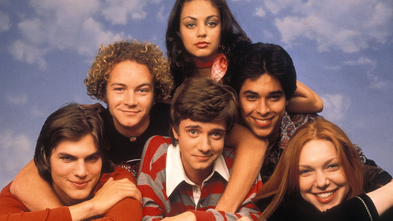 Mila Kunis e Ashton Kutcher riprenderanno i loro ruoli nello spin-off That ’90s Show thumbnail