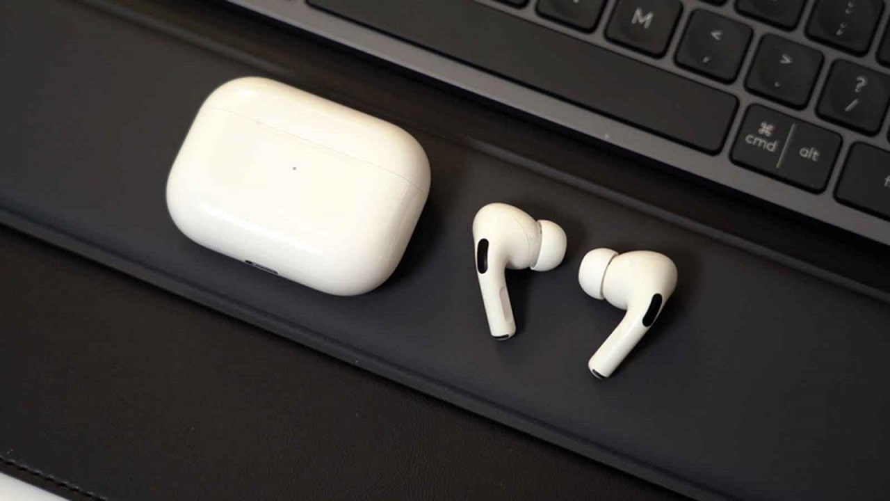 Apple, l'USB-C arriva anche su AirPods, MagSafe e accessori thumbnail