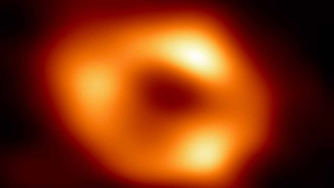 Ecco il buco nero al centro della nostra galassia thumbnail