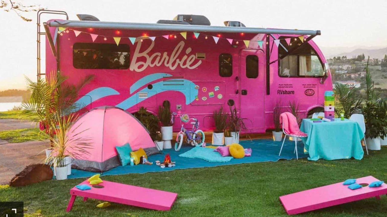 Una vacanza da sogno nel camper di Barbie? Ora è possibile thumbnail