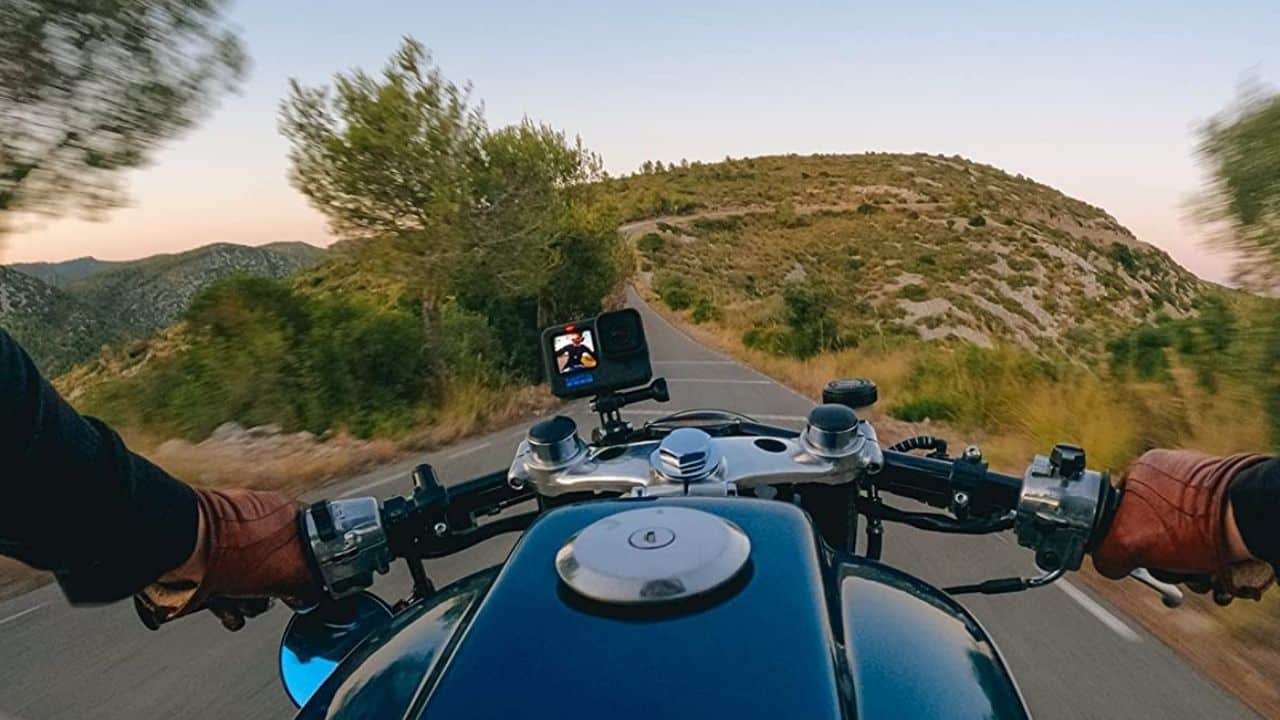 GoPro in offerta per riprendere le avventure estive thumbnail