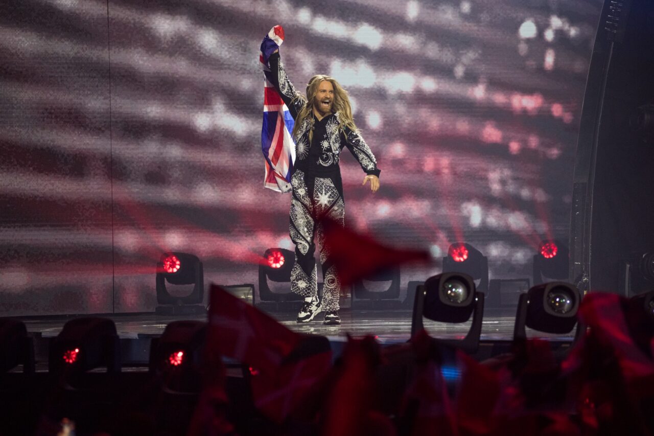 Il Regno Unito potrebbe ospitare l’Eurovision 2023 dopo l'esclusione dell’Ucraina thumbnail