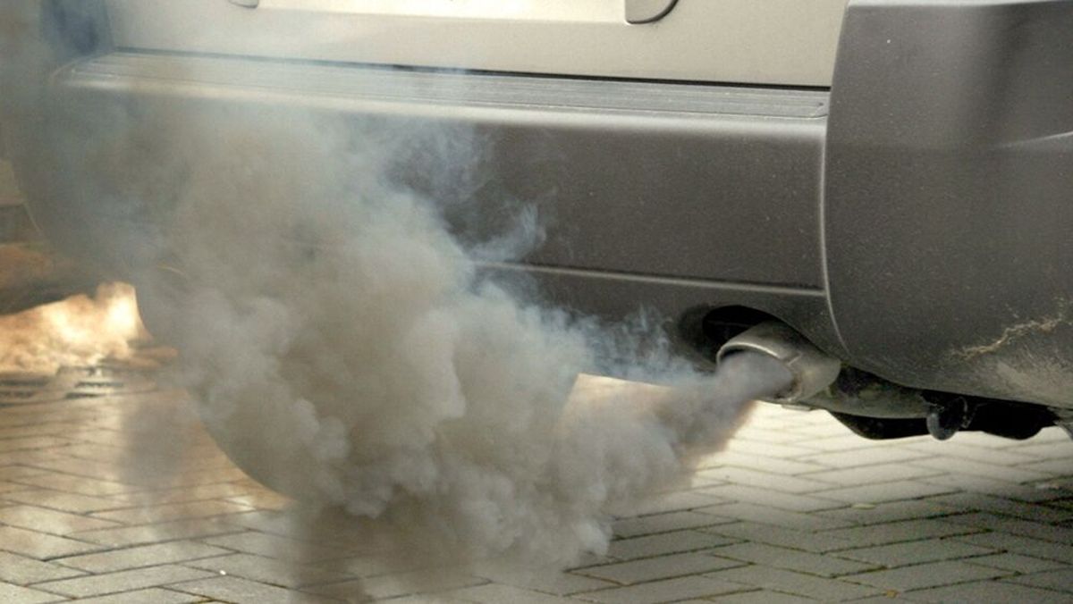 L'Italia e altri Paesi chiedono di posticipare la fine delle auto a benzina e diesel in Europa thumbnail