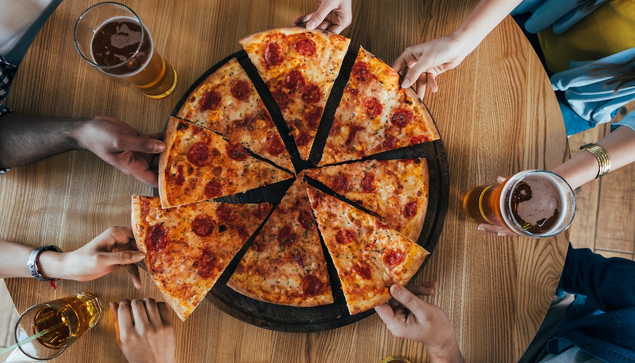 Briatore e la polemica sulla pizza: ed è subito estate thumbnail