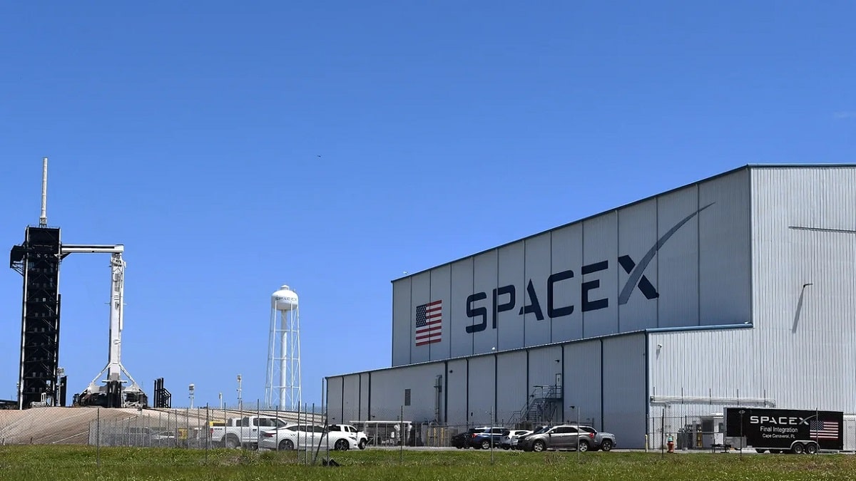 SpaceX, i dipendenti criticano Elon Musk: "fonte di distrazione e imbarazzo" thumbnail