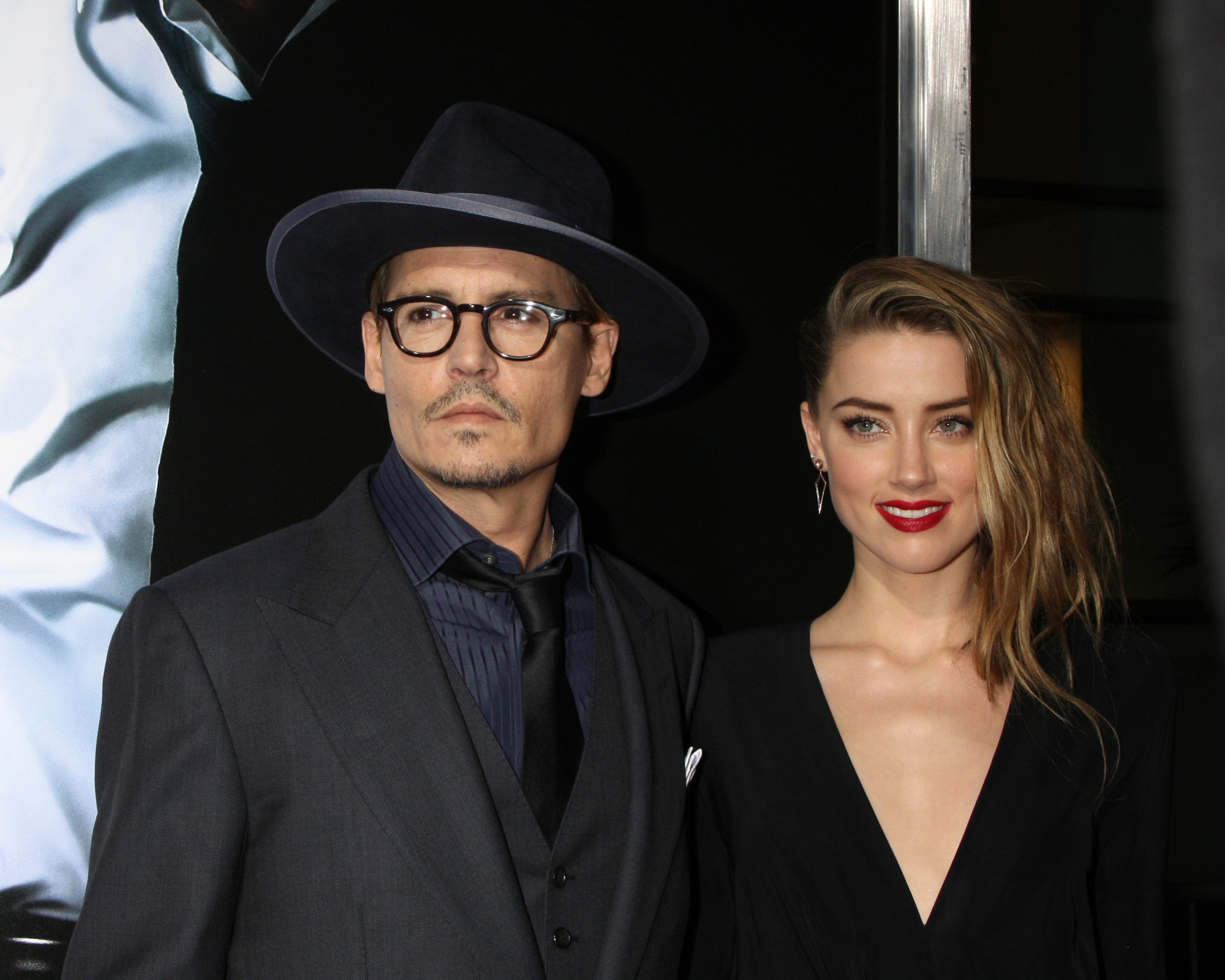 Il verdetto finale del processo di Johnny Depp condanna Amber Heard thumbnail