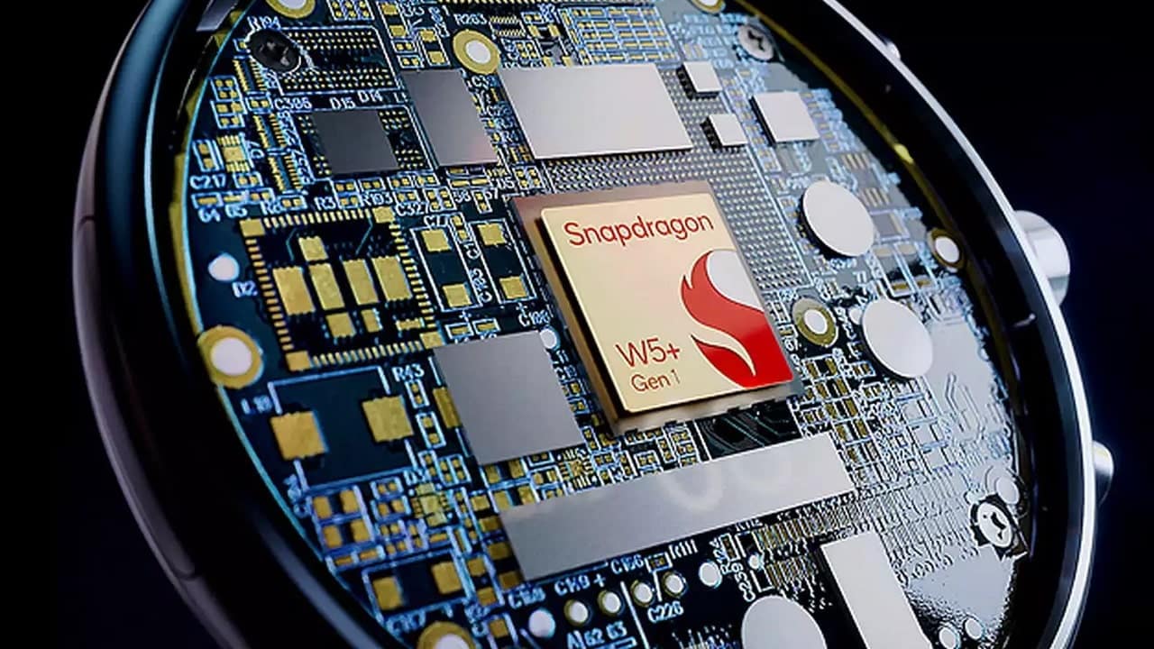 Qualcomm lancia Snapdragon W5 e W5+, i nuovi chip per smartwatch thumbnail