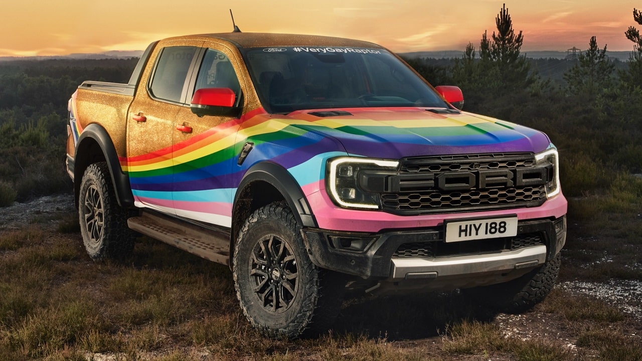 Ford, il "Very Gay Raptor" arriva al Brescia Pride 2022: ecco il filtro IG thumbnail