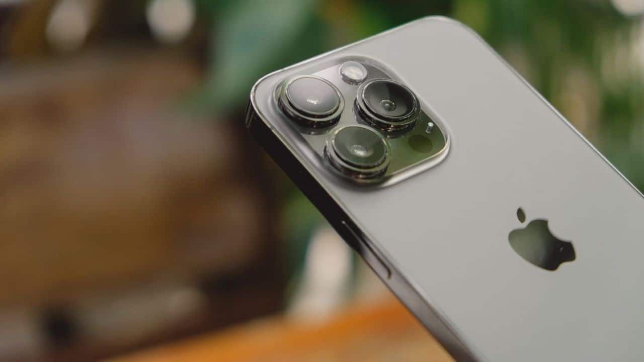 Due fotografi professionisti provano iPhone 15 Pro Max. Ecco i risultati thumbnail