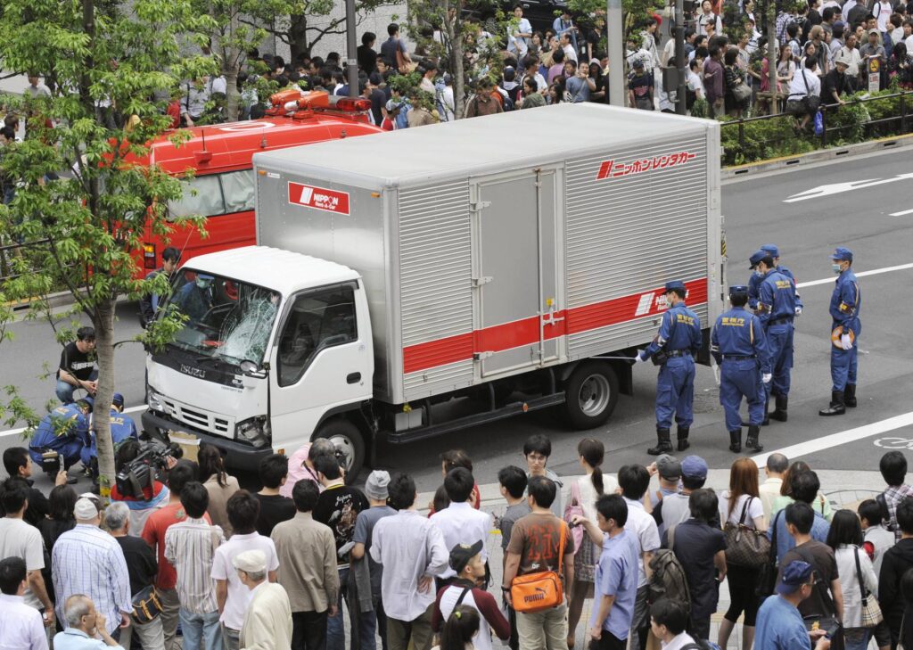 il furgone Isuzu usato per il massacro da Tomohiro Kato
